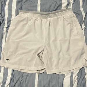 Fabletics The Fundamental II 5in Lined Short Size L, White